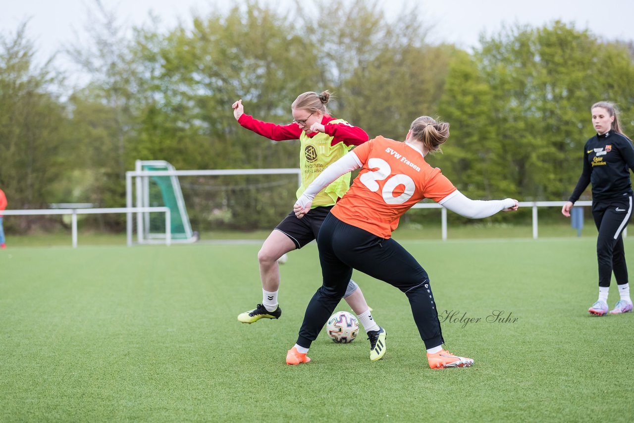 Bild 221 - Co-Trainerin der Frauen Nationalmannschaft Britta Carlson in Wahlstedt